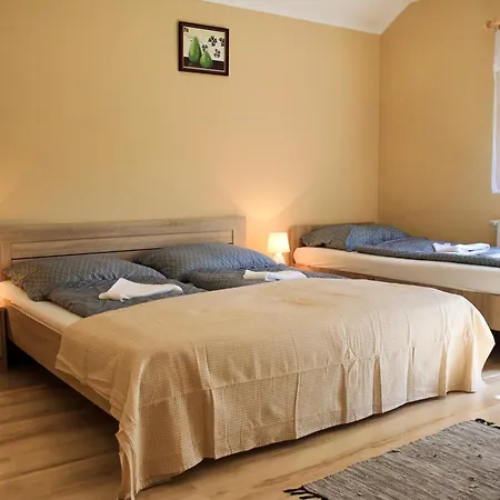 ゲストハウス Bakterhaz Vendeghaz *