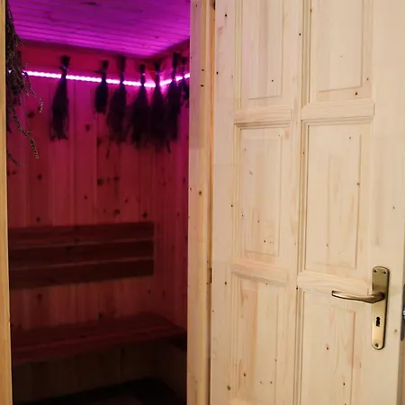 ゲストハウス Bakterhaz Vendeghaz *