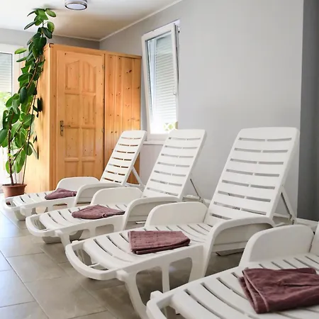 Bakterhaz Vendeghaz ゲストハウス *