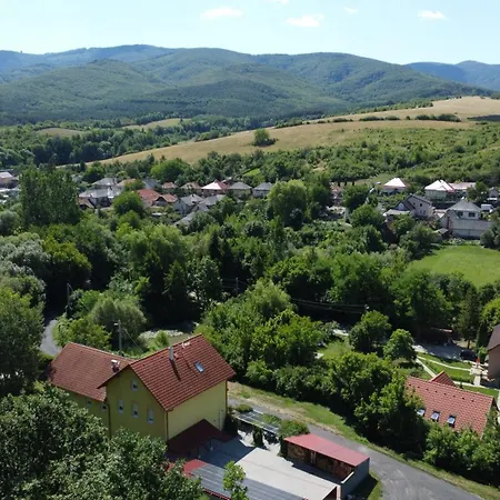 Bakterhaz Vendeghaz ゲストハウス *