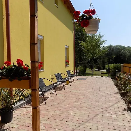 ゲストハウス Bakterhaz Vendeghaz Nagyvisnyó